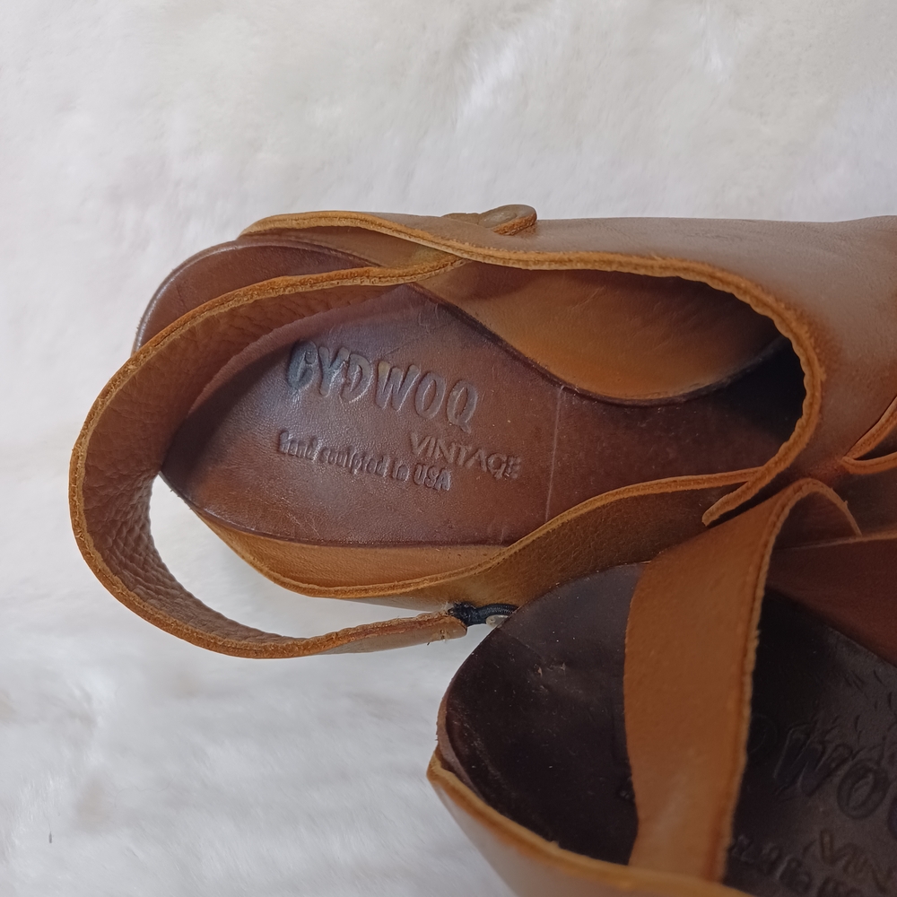Women's Brown Leather Slingback Heels - Picture 2 of 3